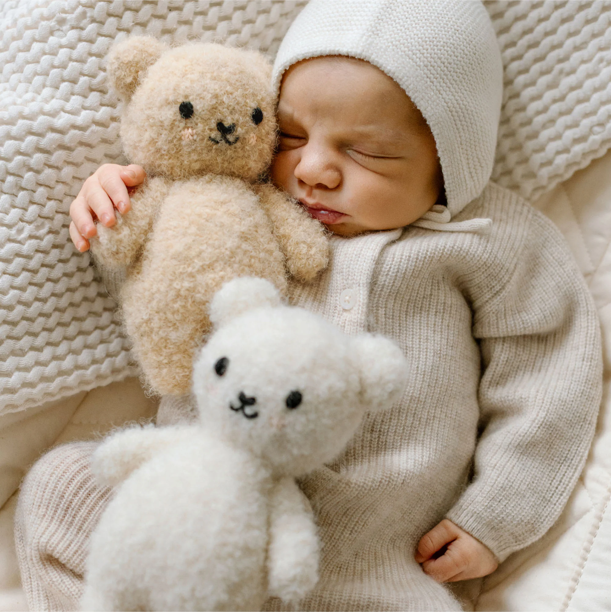 Baby bouclé bear (strawberry) - Image 8