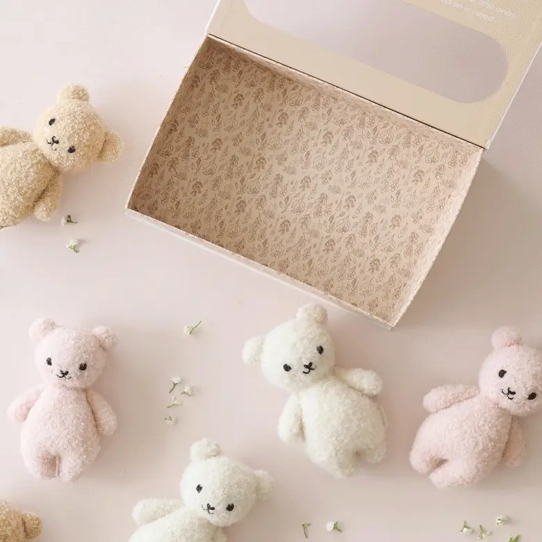 Baby bouclé bear (strawberry) - Image 9